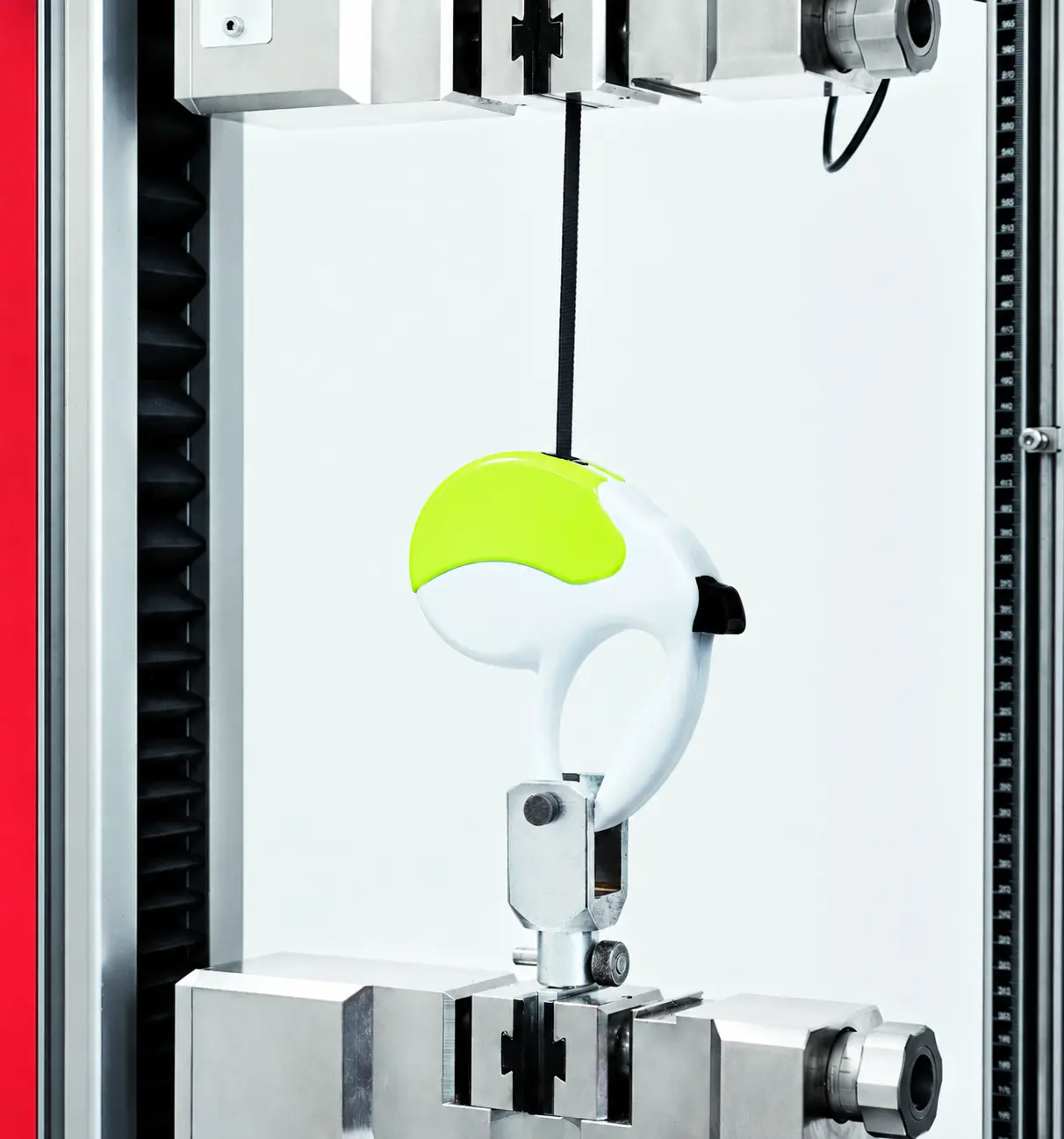 Dog leash hardware tensile-strength test setup for buyer specification verification